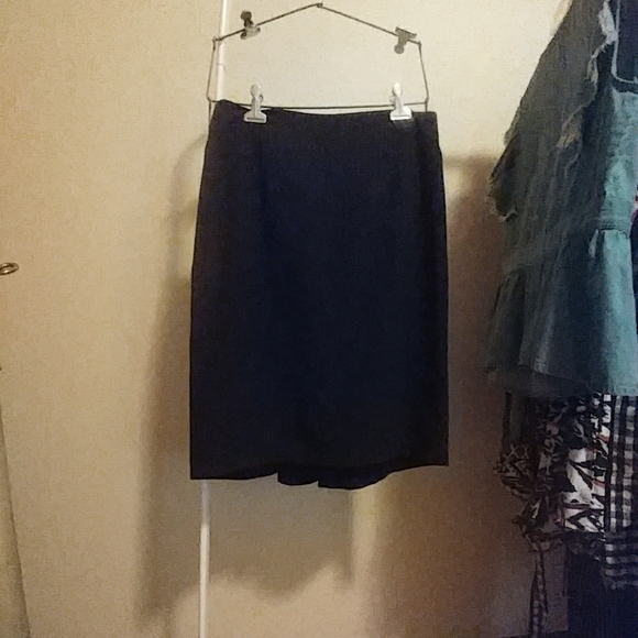 Classic black pencil skirt - Picture 1 of 2